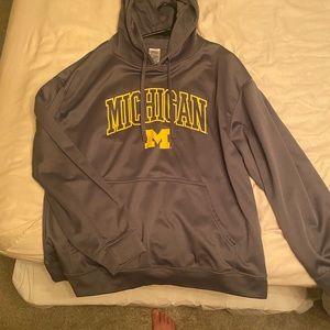 Men’s University of Michigan Hoodie - XL